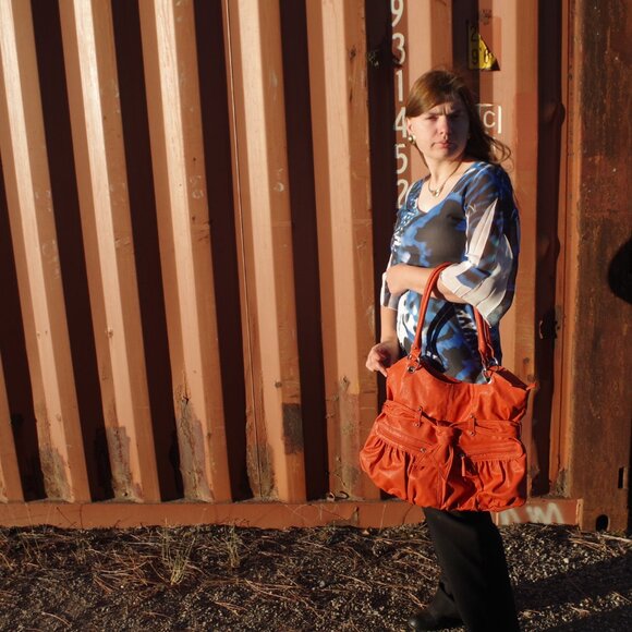 Big Vintage Burnt Orange Hand Bag - Picture 10 of 13